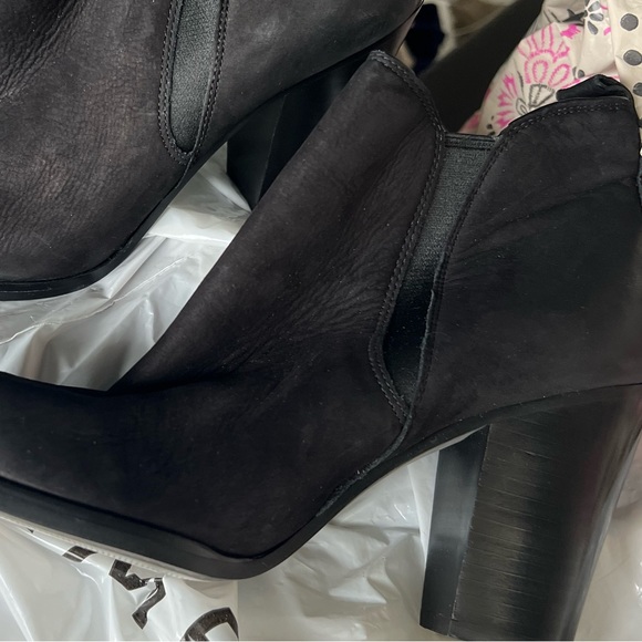 Michael Kors nwt black leather booties never worn comfy style classic design - Picture 2 of 8